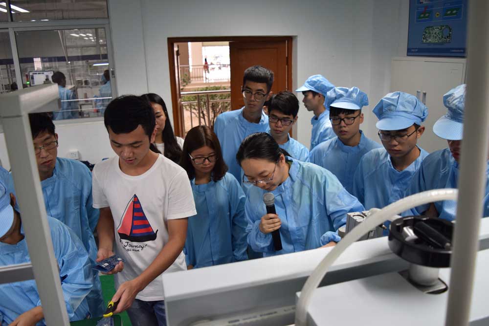 我们的课堂-教学做一体化课堂.jpg 我们的课堂-教学做一体化课堂.jpg